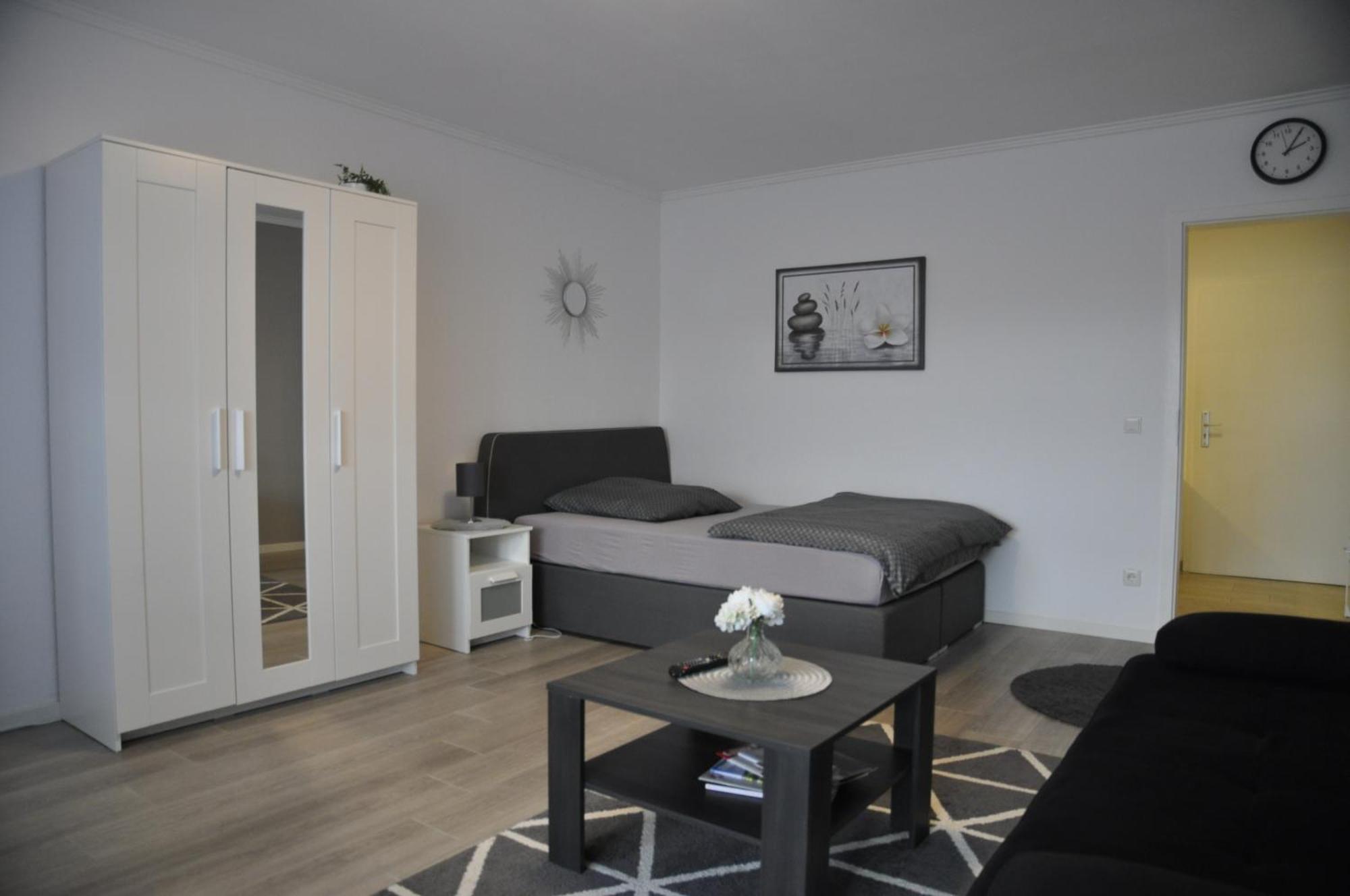 Deluxe Apartment 2 - Ruhe Oase - 1Zkb Balkon - Parkplatz Bad Nauheim Buitenkant foto